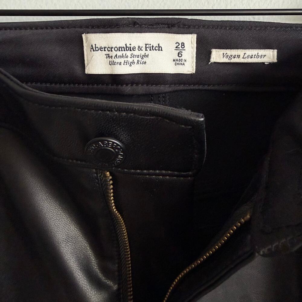 Abercrombie & Fitch Ankle Straight High Rise Vegan Leather Pants in Black 6/28 - Picture 6 of 15